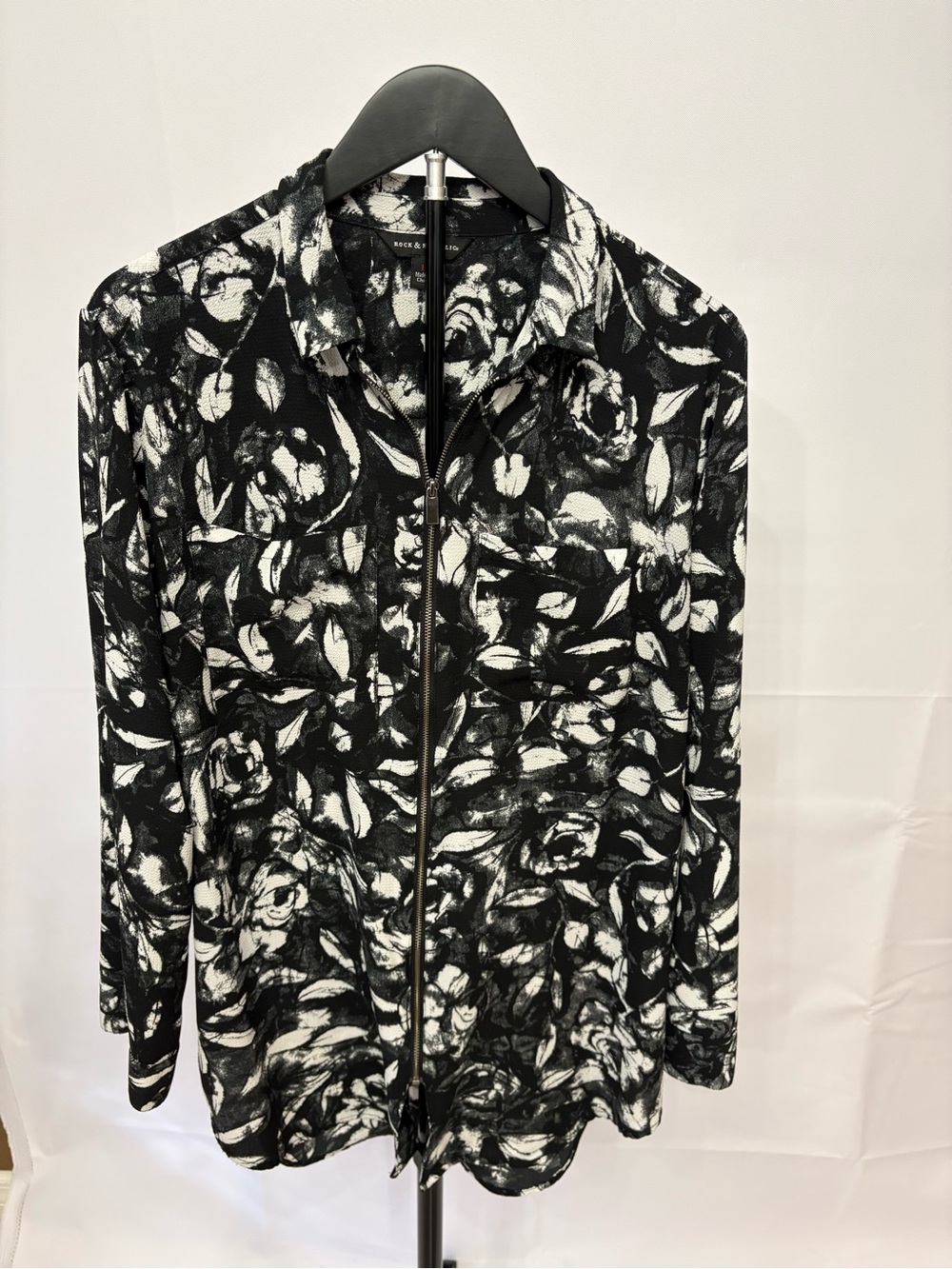 Rock & Republic Black & White Floral-Print Zip Jacket